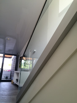 Ganzglastreppengel&auml;nder mit Edelstahlhandlauf