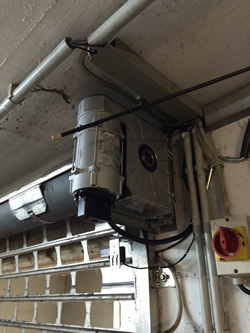 Antrieb f&uuml;r ein Rolltor